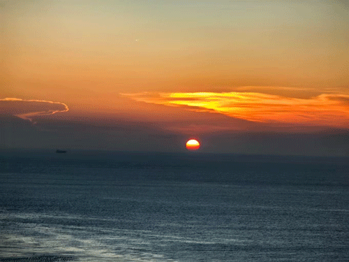 W020251011360725516357-500.gif
