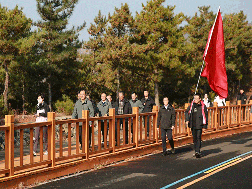 秋日健步展风采 凝心聚力谱新篇——内蒙古自治区审计厅举办2025年秋季职工健步走活动 秋日健步展风采 凝心聚力谱新篇——内蒙古自治区审计厅举办2025年秋季职工健步走活动