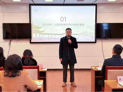 演讲台上言壮志 青春场内话担当