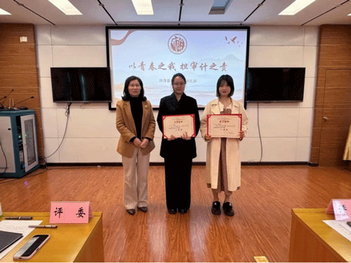 演讲台上言壮志 青春场内话担当