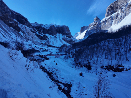 《雪域苍峦》（摄影作品）